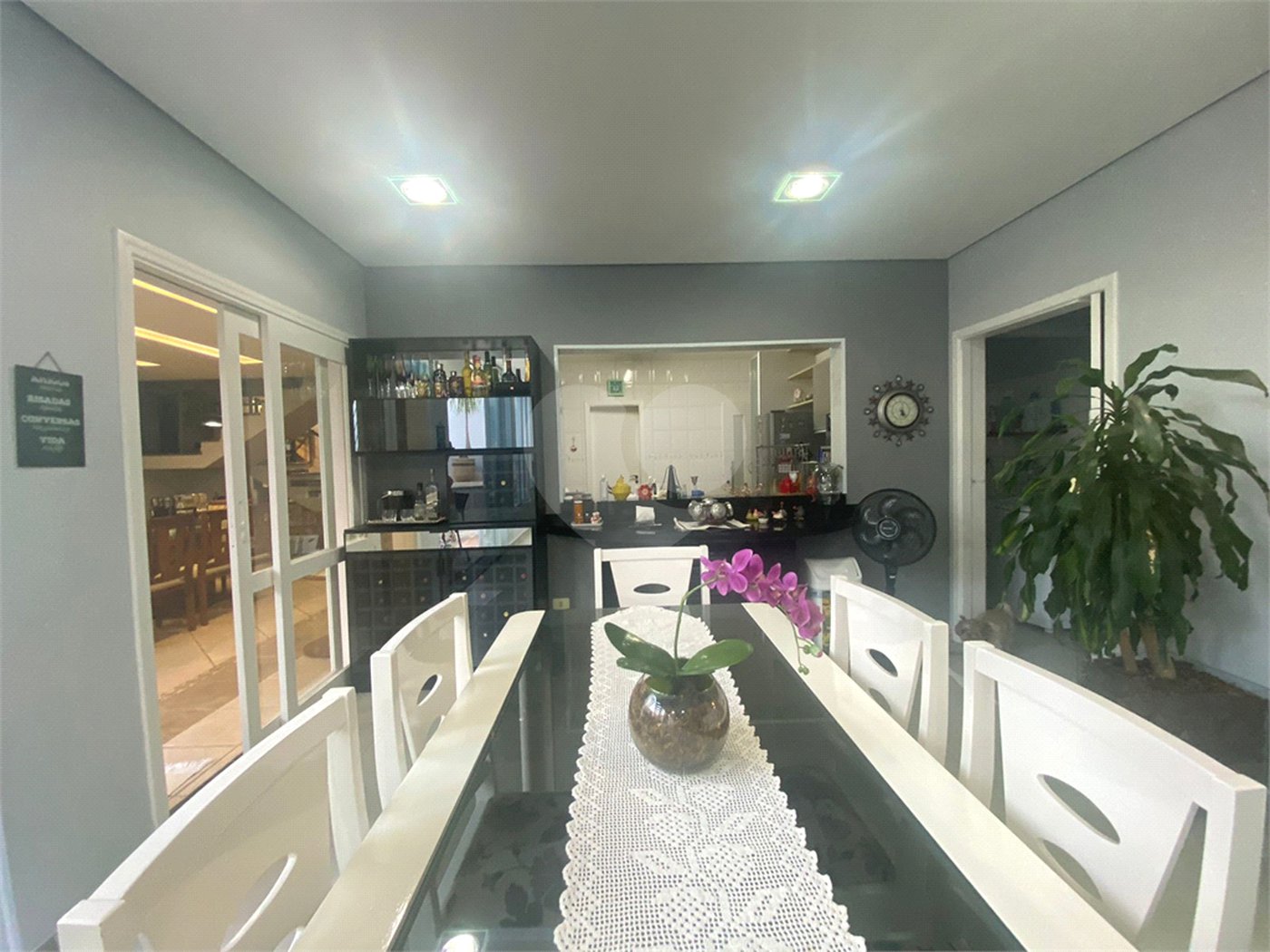 Casa à venda com 4 suítes no condomínio Okinawa, Paulínia - SP