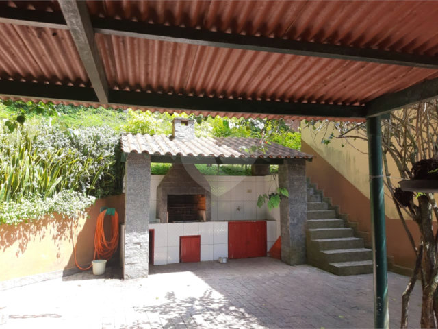 Sobrado à venda com 3 quartos, sendo 1 suíte,  em Roseira, Mairiporã, SP