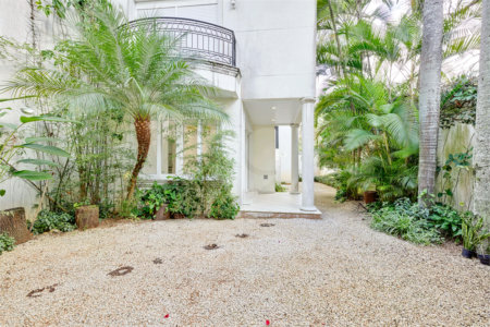 Casa à venda com 4 suítes no condomínio Solar Andaluz, São Paulo - SP