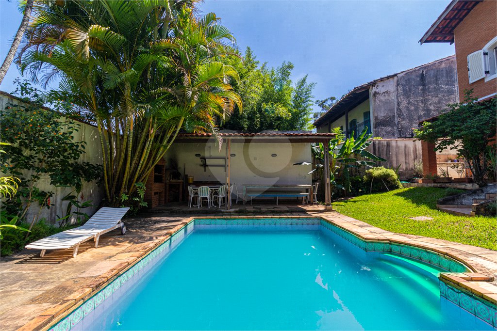 Casa de Vila à venda com 4 quartos, sendo 2 suítes, em Alto da Boa Vista, São Paulo, SP