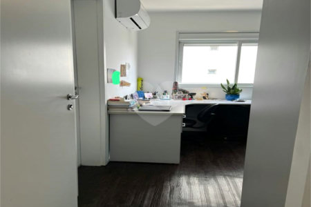 Apartamento à venda com 3 suítes em Jardim Caboré, São Paulo, SP
