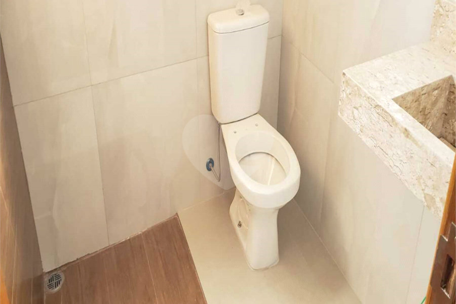 Sobrado à venda com 3 quartos, sendo 1 suíte, em Vila Romero, São Paulo, SP
