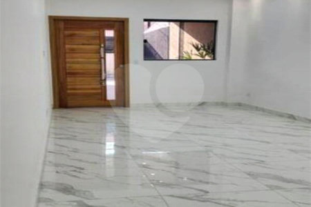 Casa à venda com 1 quarto, sendo 2 suítes, no condomínio Residencial Oliveira, São Paulo - SP