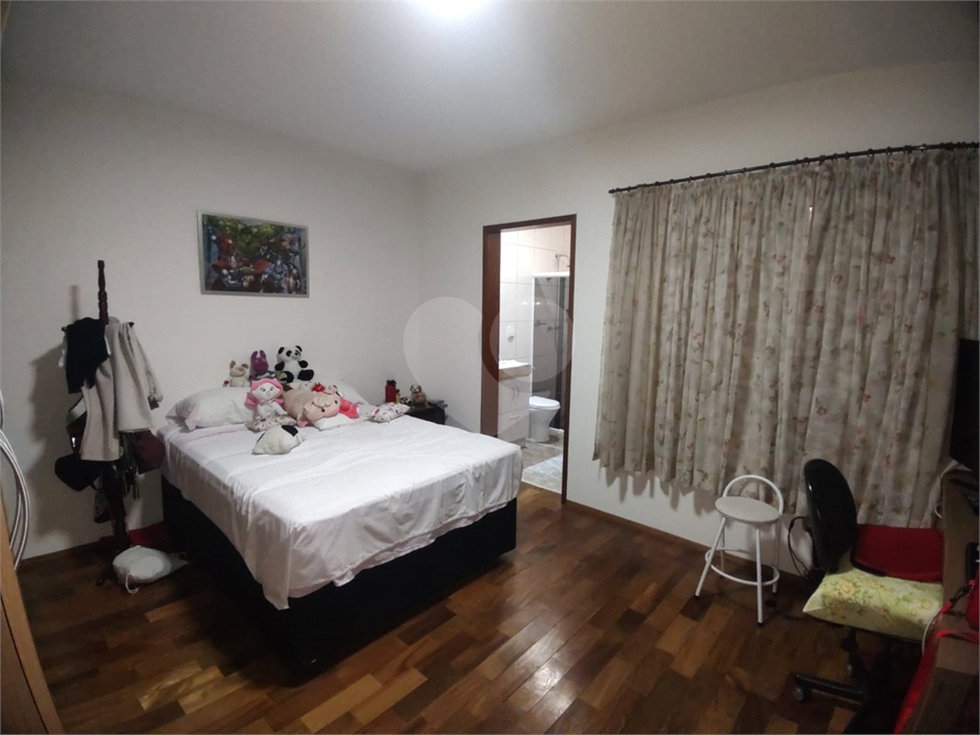 Casa à venda com 3 suítes no condomínio Morada das Hortênsias, São Paulo - SP