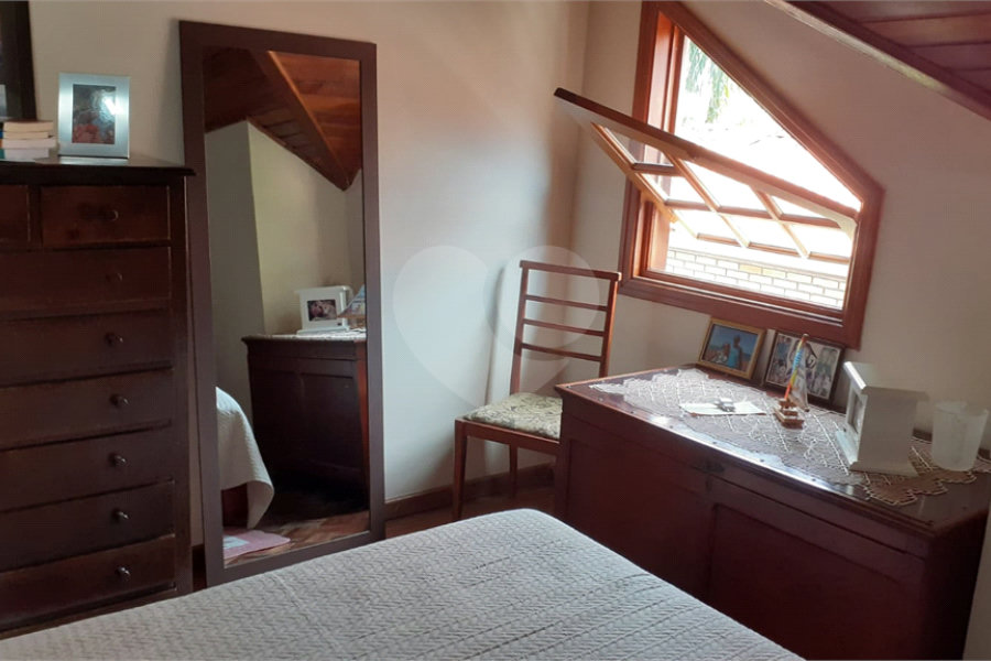 Casa à venda com 3 quartos, sendo 1 suíte, no condomínio Barbará II, São Paulo - SP