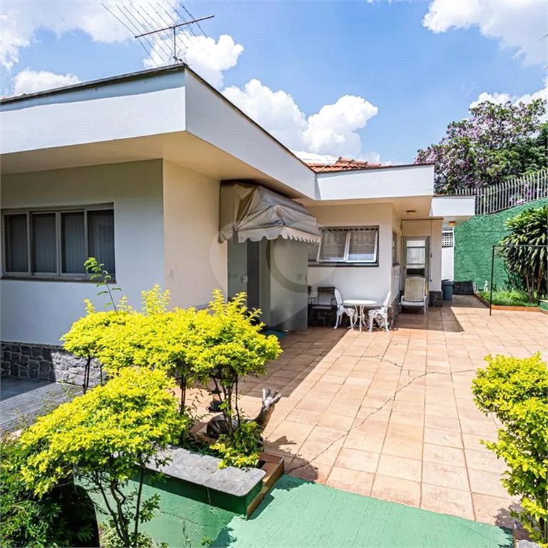 Sobrado à venda com 3 quartos, sendo 1 suíte, em Jardim São Bento, São Paulo, SP
