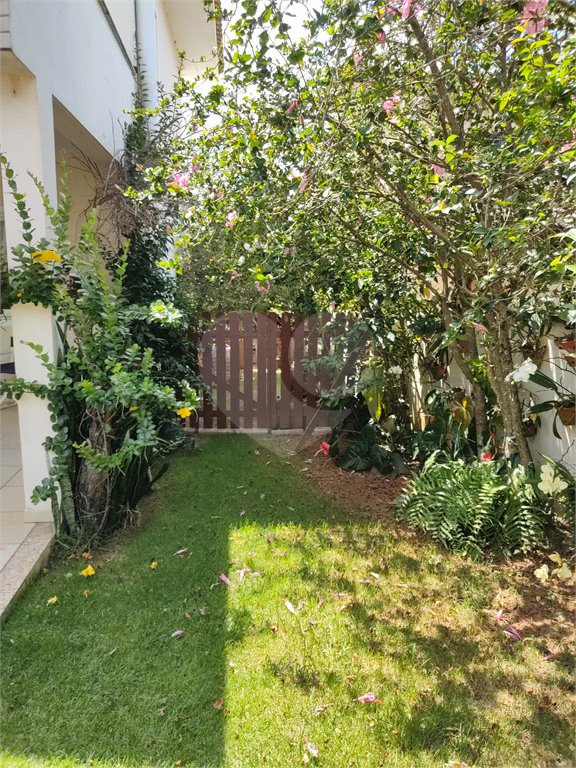 Casa à venda com 3 quartos, sendo 1 suíte, no condomínio Picollo Villaggio, Louveira - SP