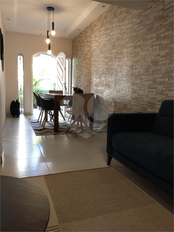 Sobrado à venda com 3 quartos, sendo 1 suíte, em Vila Ipojuca, São Paulo, SP