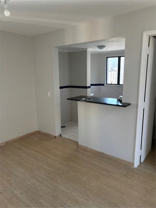 Apartamento à venda ou para alugar com 1 suíte em Vila Suzana, São Paulo, SP