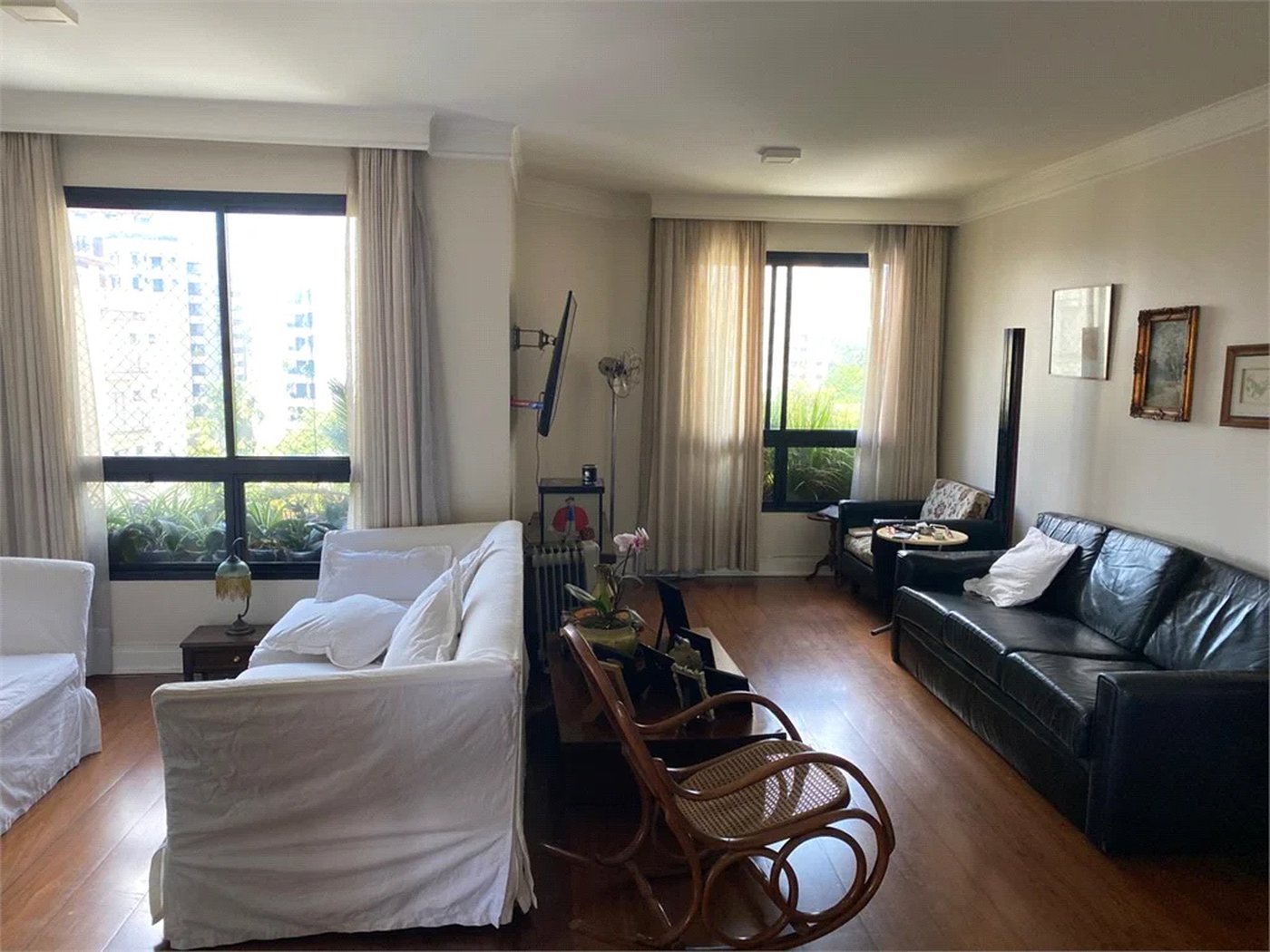 Apartamento à venda com 4 quartos, sendo 3 suítes,  em Vila Morumbi, São Paulo, SP