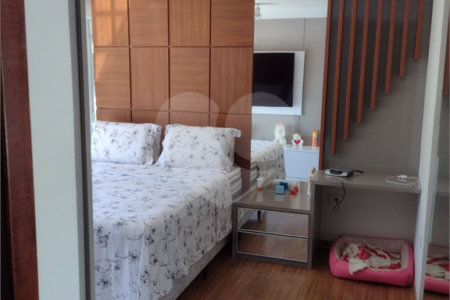 Casa à venda com 5 quartos, sendo 4 suítes, no condomínio Clube Florada Suzano, Suzano - SP