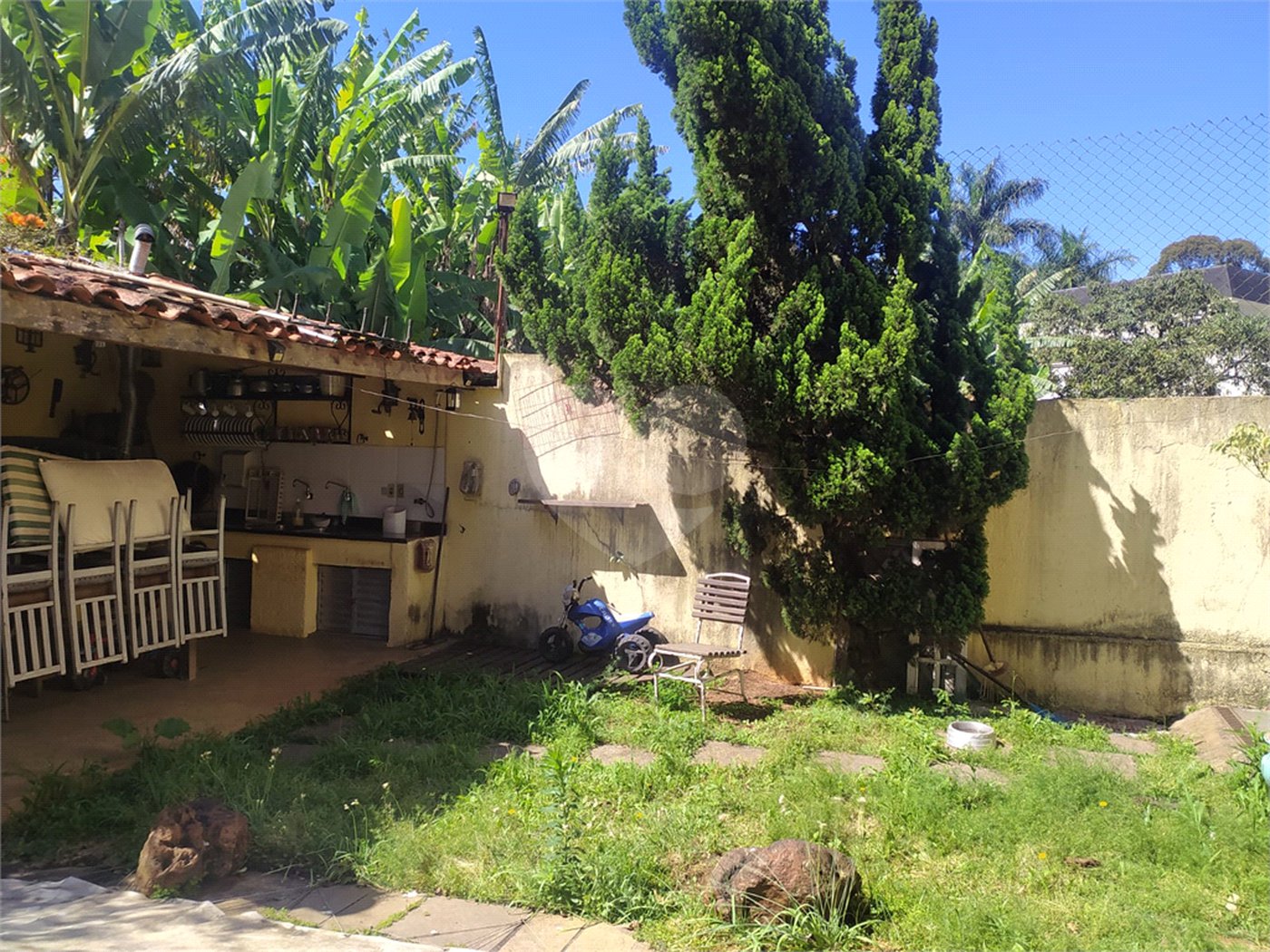Sobrado à venda com 4 quartos, sendo 1 suíte, em Chácara Monte Alegre, São Paulo, SP