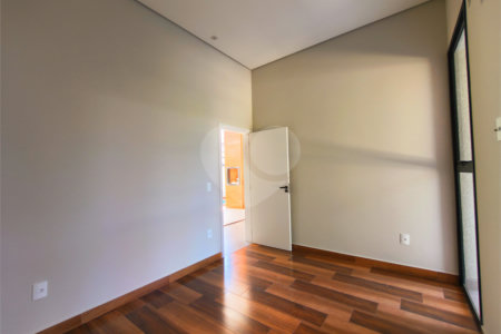 Casa à venda com 3 quartos, sendo 1 suíte, no condomínio Terras de São Francisco, Sorocaba - SP