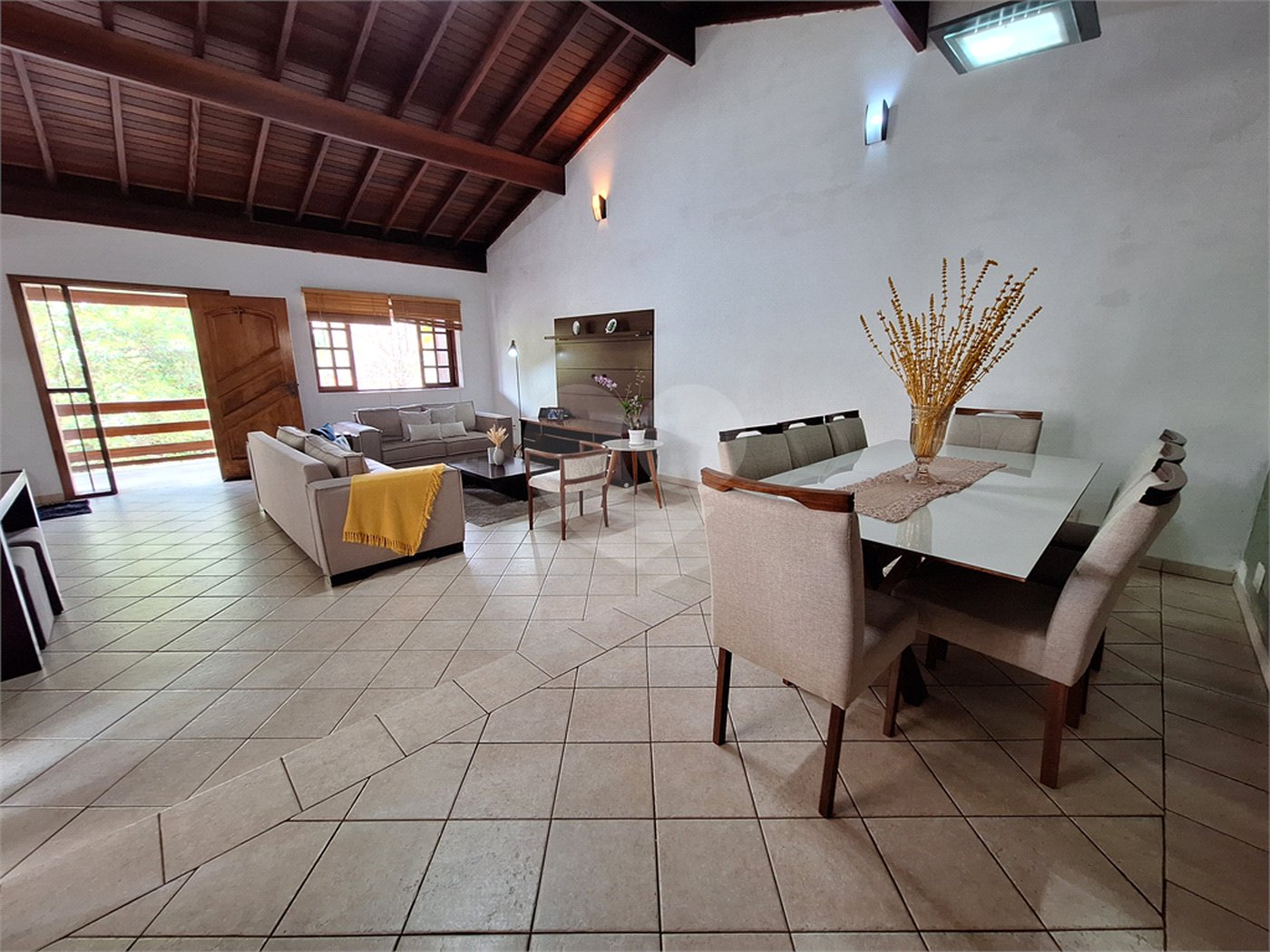 Casa à venda com 4 quartos, sendo 1 suíte, em Santa Cândida, Vinhedo, SP