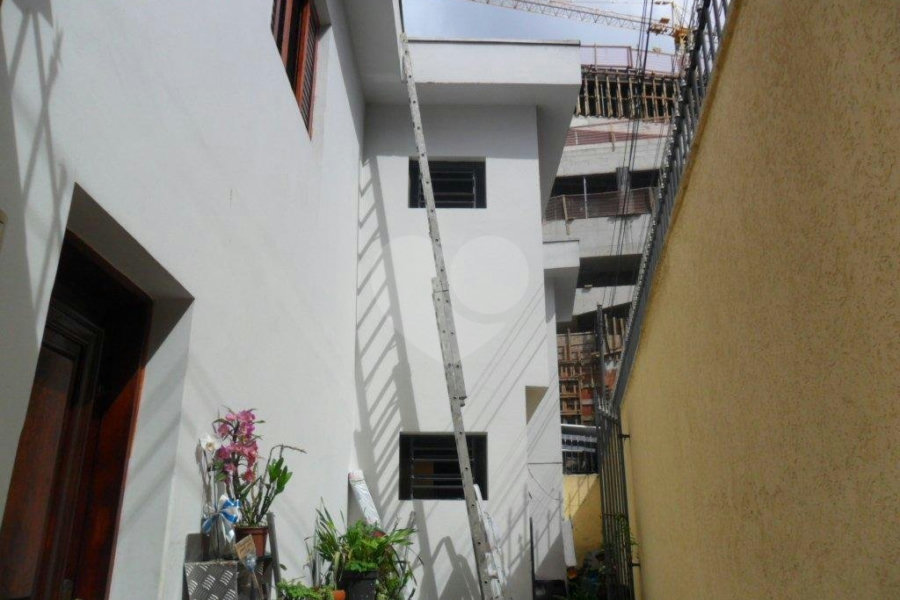Sobrado à venda com 3 quartos, sendo 1 suíte, em Vila Romero, São Paulo, SP
