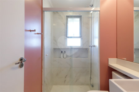 Apartamento à venda com 3 quartos, sendo 1 suíte,  em Vila Anastácio, São Paulo, SP