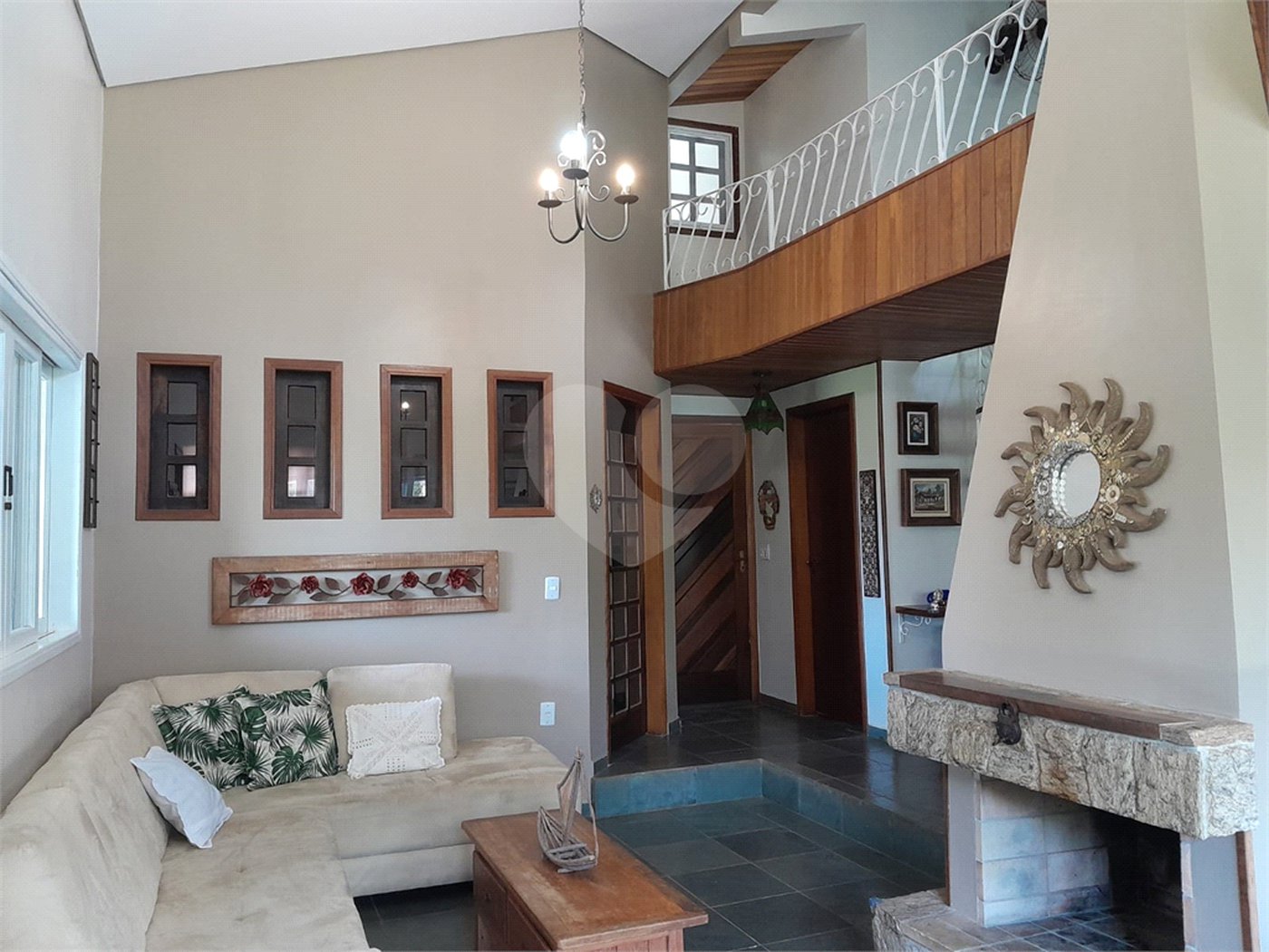 Casa à venda com 3 quartos, sendo 1 suíte, no condomínio Parque Arco Íris, Atibaia - SP