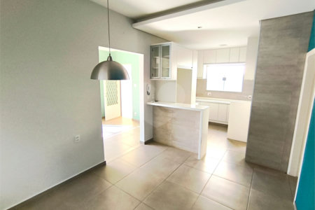 Casa à venda com 3 quartos, sendo 1 suíte, em Vila Arnaldo, São Carlos, SP