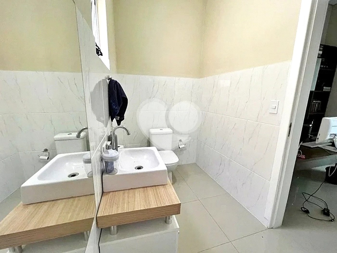 Casa à venda ou para alugar com 4 suítes no condomínio Alpes da Cantareira, Mairiporã - SP