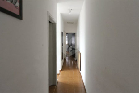Sobrado à venda com 6 quartos, sendo 1 suíte, em Vila Olinda, São Paulo, SP