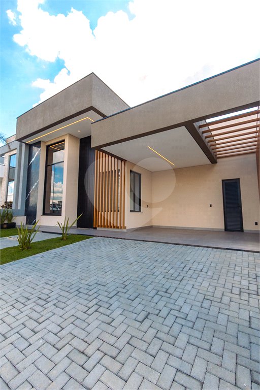Casa à venda com 3 suítes no condomínio Jardim Residencial Dona Maria Candida, Indaiatuba - SP