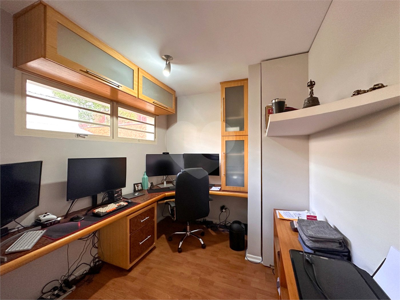 Casa à venda com 3 quartos, sendo 1 suíte,  no condomínio Barão do Triunfo, São Paulo - SP