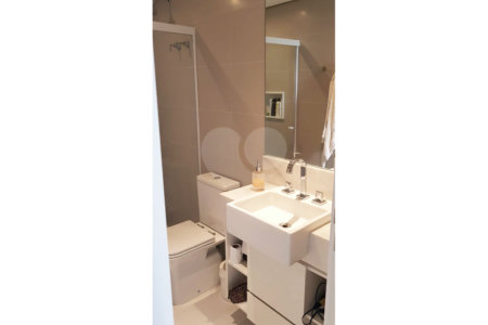 Apartamento à venda com 3 quartos, sendo 1 suíte, em Moema, São Paulo, SP