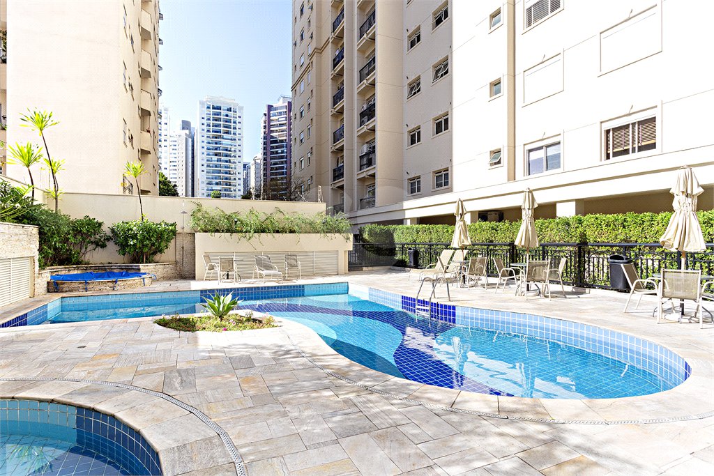 Apartamento à venda com 4 quartos, sendo 2 suítes, em Moema, São Paulo, SP
