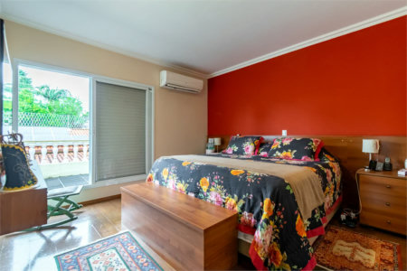 Casa à venda com 3 quartos, sendo 1 suíte,  em Vila Cordeiro, São Paulo, SP