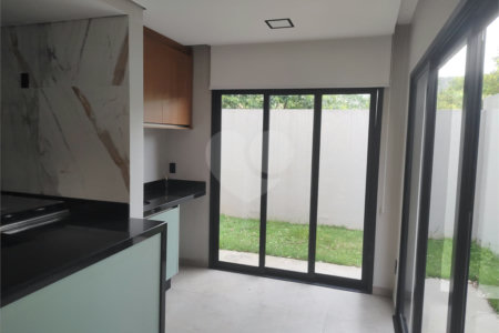 Casa à venda com 2 suítes no condomínio Vue 26, Atibaia - SP