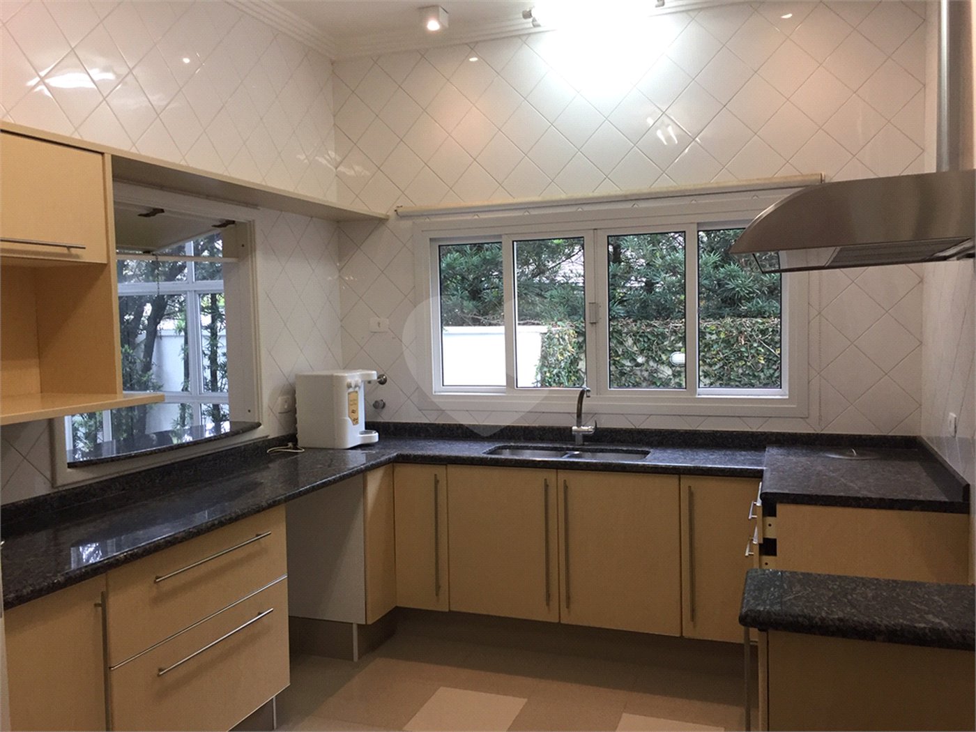Casa à venda com 4 quartos, sendo 2 suítes, no condomínio Residencial Morumbi, São Paulo - SP