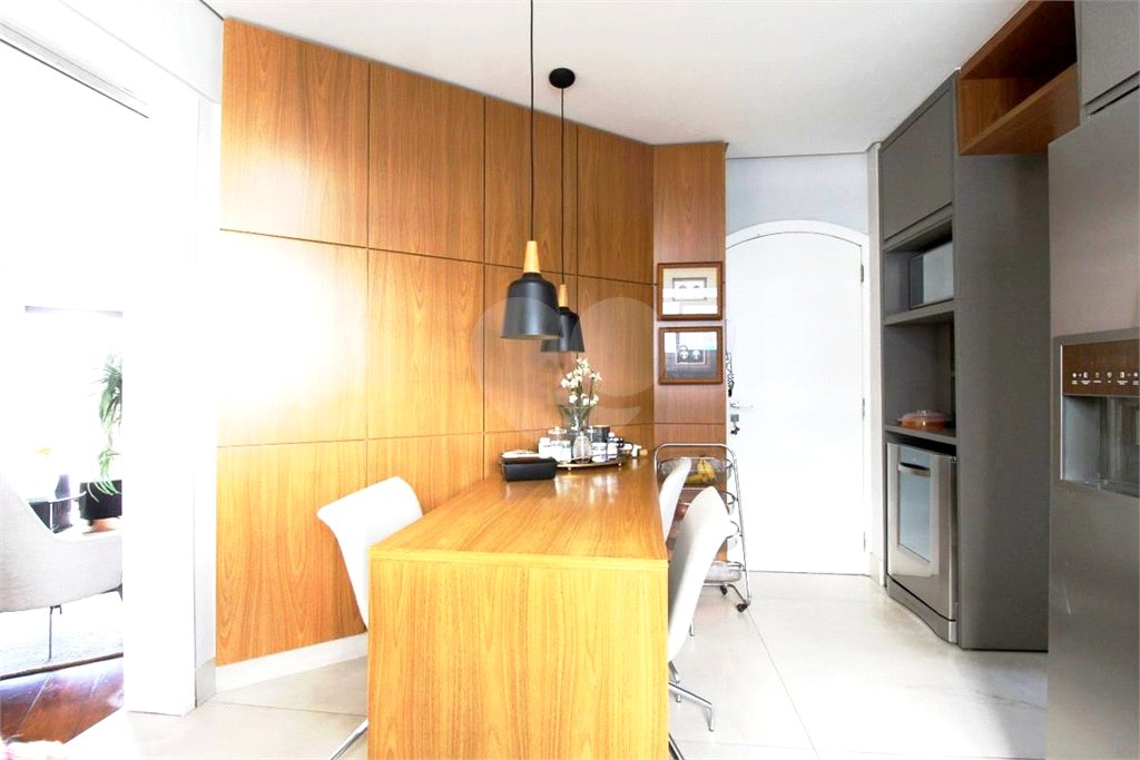 Apartamento à venda com 3 quartos, sendo 1 suíte, em Indianópolis, São Paulo, SP