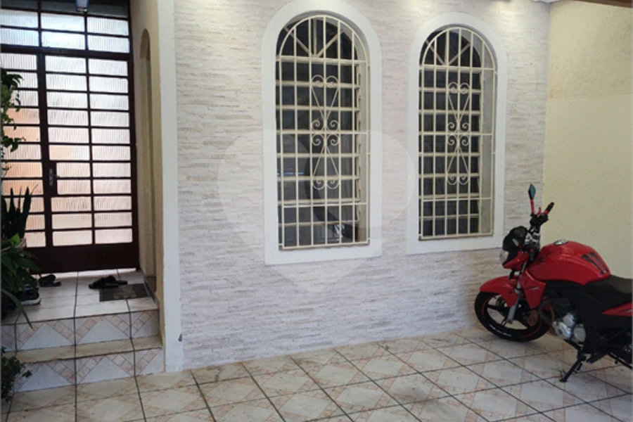 Sobrado à venda com 3 quartos, sendo 1 suíte, em Tremembé, São Paulo, SP