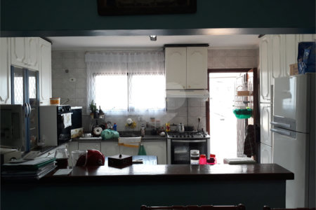 Sobrado à venda com 3 quartos, sendo 1 suíte,  em Jardim Oriental, São Paulo, SP