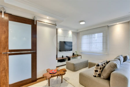 Apartamento à venda com 3 quartos, sendo 2 suítes, em Alto da Boa Vista, São Paulo, SP