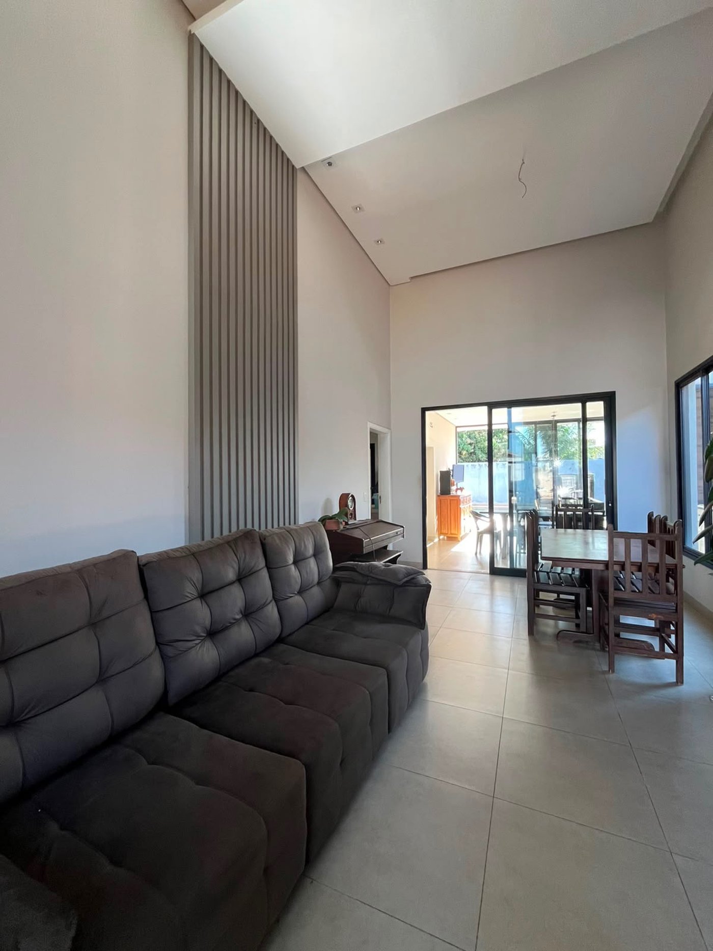 Casa à venda ou para alugar com 4 quartos, sendo 2 suítes,  em Santa Terezinha, Três Lagoas, MS