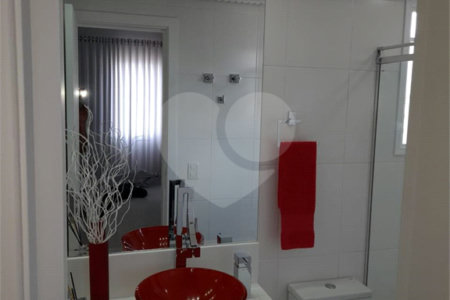 Apartamento à venda com 3 quartos, sendo 1 suíte,  no Centro, Mogi das Cruzes, SP