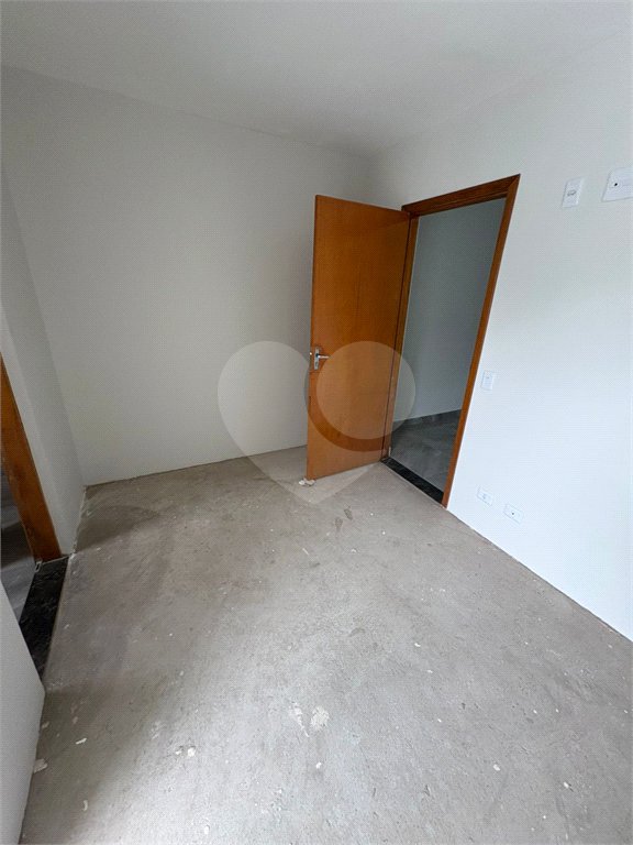 Casa à venda com 3 quartos, sendo 1 suíte, no condomínio Felipe Camarao, Poá - SP