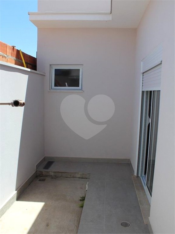 Casa à venda com 3 quartos, sendo 2 suítes, no condomínio Residencial Mantova, Indaiatuba - SP