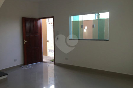 Sobrado à venda com 3 quartos, sendo 1 suíte,  em Vila Oliveira, Mogi das Cruzes, SP