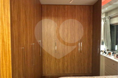 Apartamento à venda com 2 quartos, sendo 1 suíte, em Vila Olímpia, São Paulo, SP