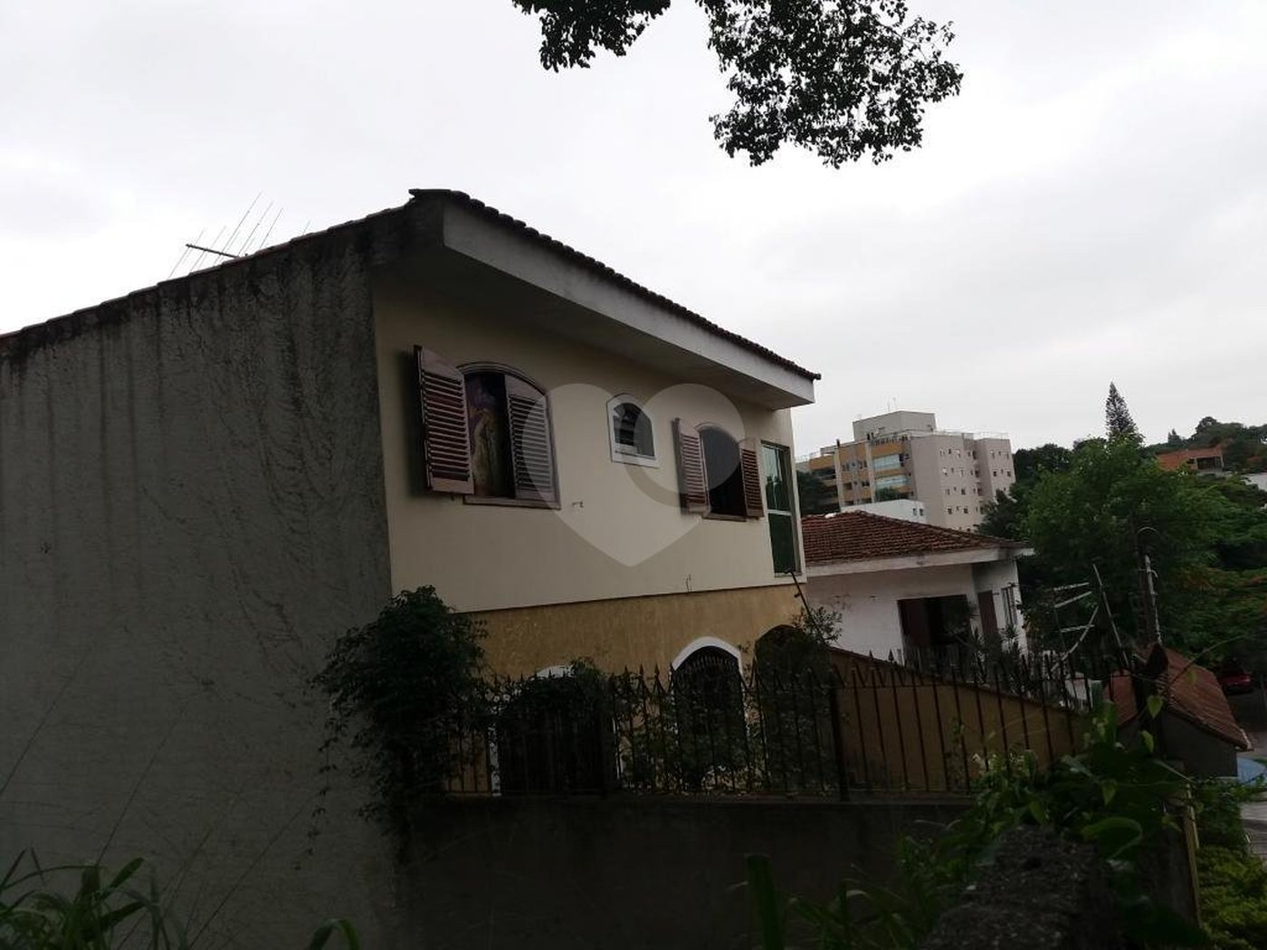 Sobrado à venda com 4 quartos, sendo 2 suítes, em Tremembé, São Paulo, SP
