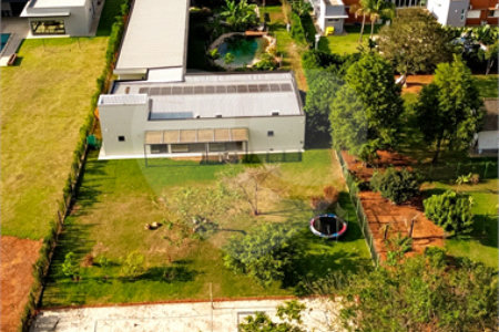 Casa à venda com 3 suítes no condomínio Primavera, Salto - SP