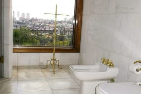 Sobrado à venda com 4 quartos, sendo 2 suítes,  em Jardim Leonor, São Paulo, SP