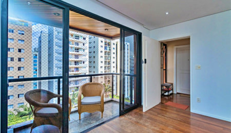 Apartamento à venda com 3 quartos, sendo 1 suíte,  em Vila Olímpia, São Paulo, SP