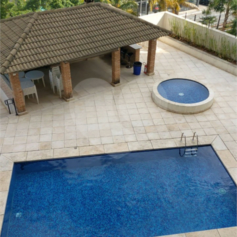 Apartamento à venda com 3 suítes em Vila Regente Feijó, São Paulo, SP