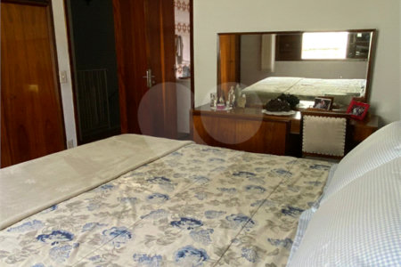 Sobrado à venda com 4 quartos, sendo 1 suíte, em Sumaré, São Paulo, SP