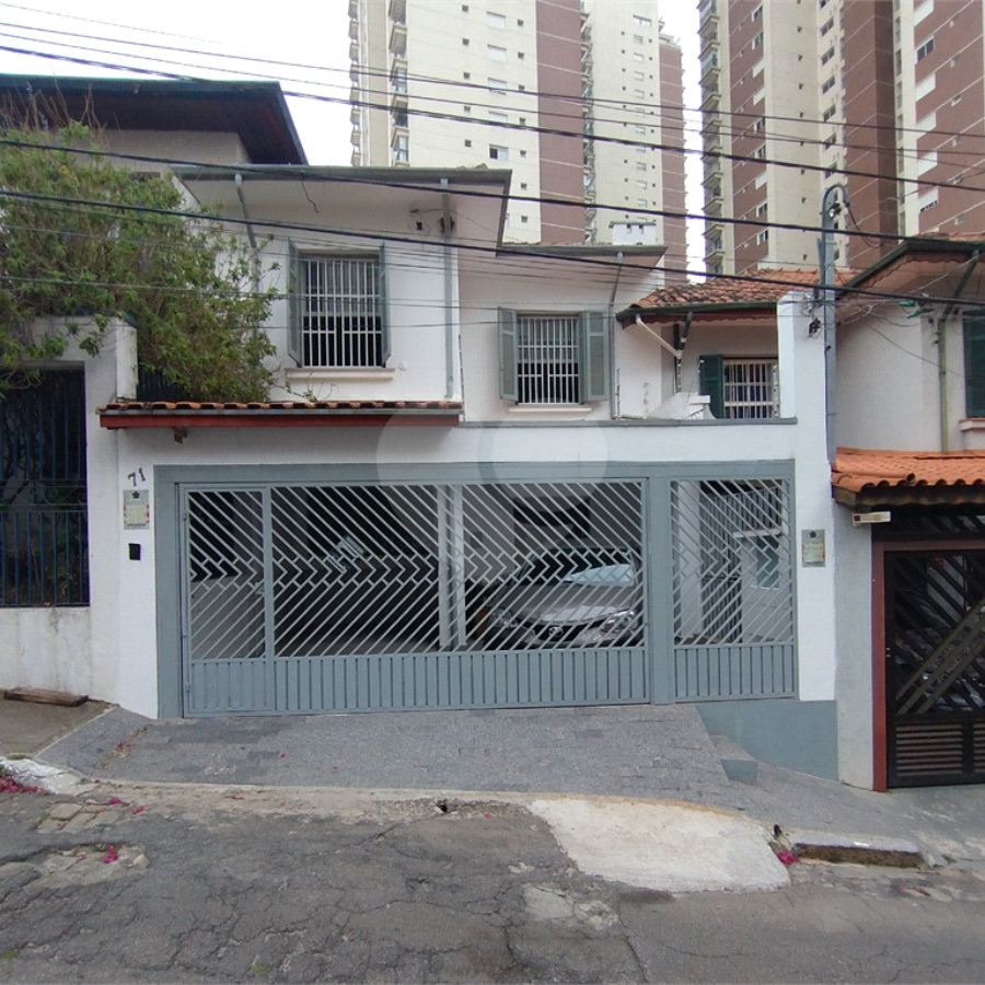 Casa à venda com 4 quartos, sendo 1 suíte, em Vila Mariana, São Paulo, SP