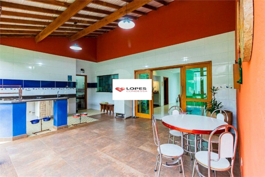 Casa à venda com 5 quartos, sendo 1 suíte, no condomínio Canada Village, Mairiporã - SP