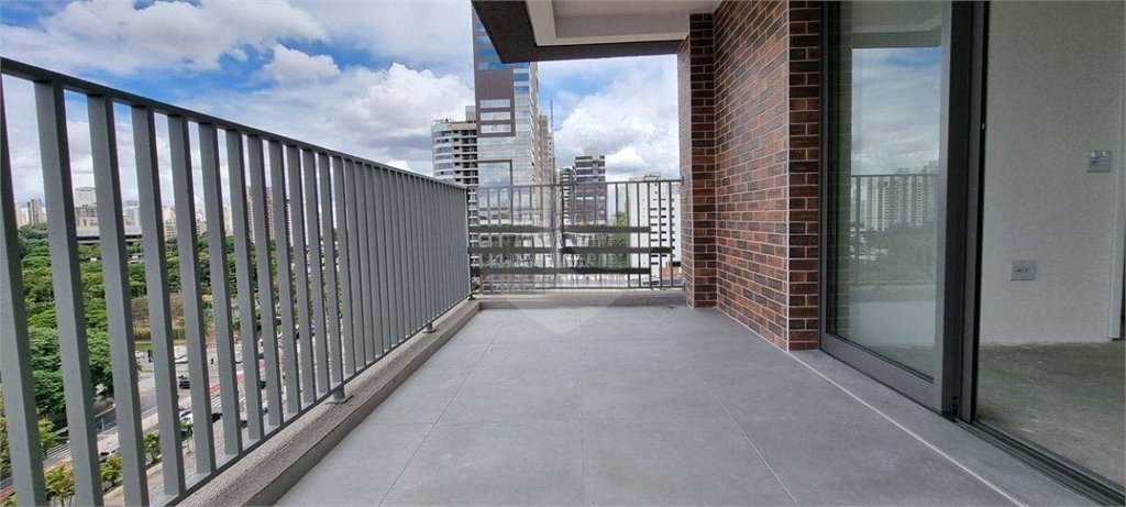 Apartamento à venda com 2 suítes em Moema, São Paulo, SP
